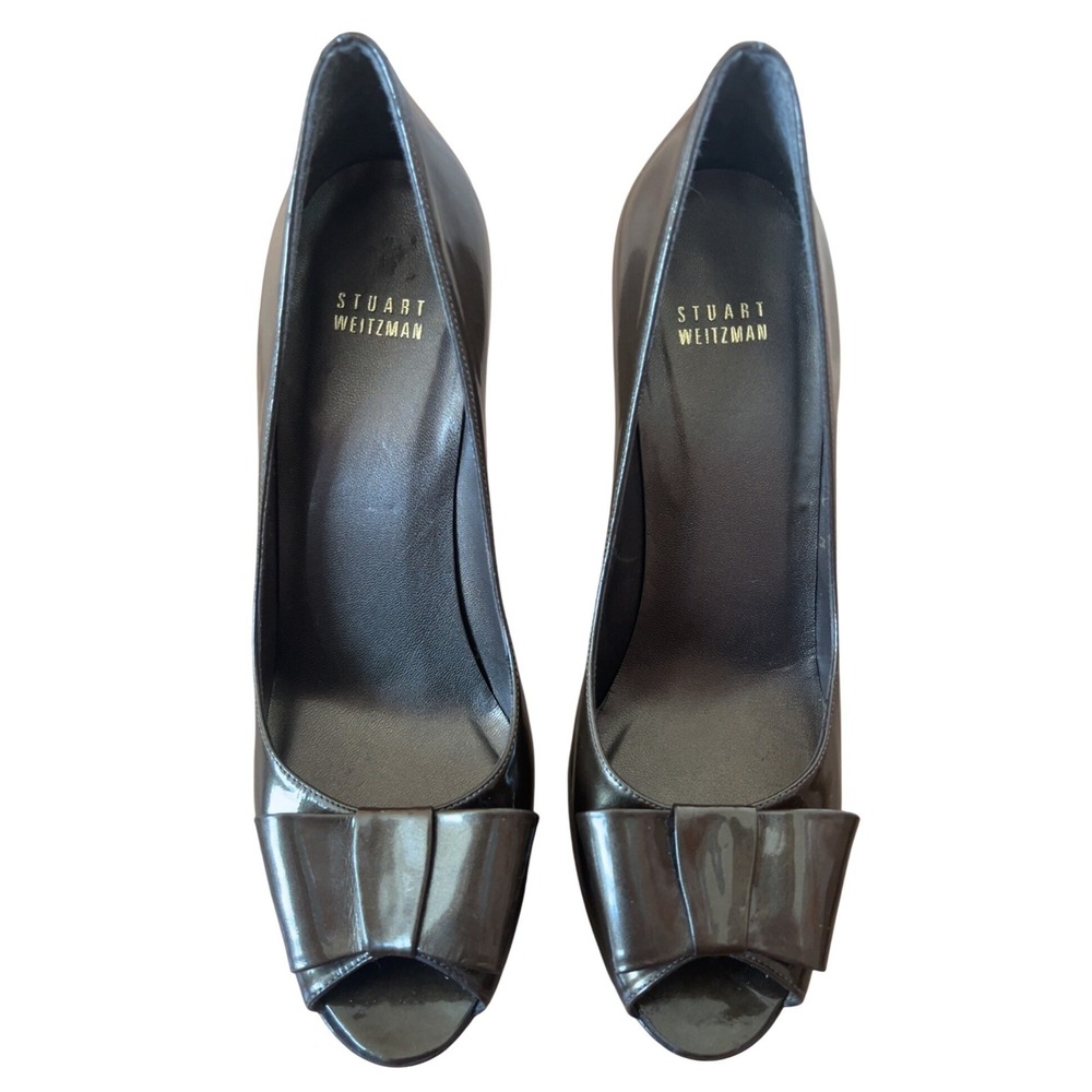 Stuart Weitzman patent leather bow peep toe pump SZ: 10